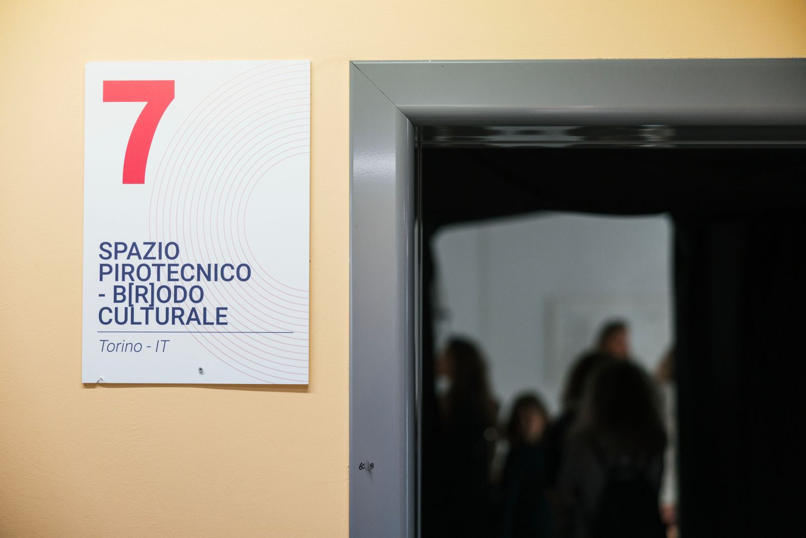 Il cartello dello stand 7, Spazio Pirotecnico – B[r]odo Culturale, Torino